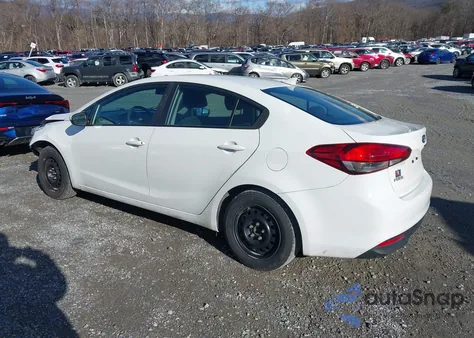 2018 Kia Forte Lx z USA, uszkodzony, nr VIN 3KPFK4A73JE196242